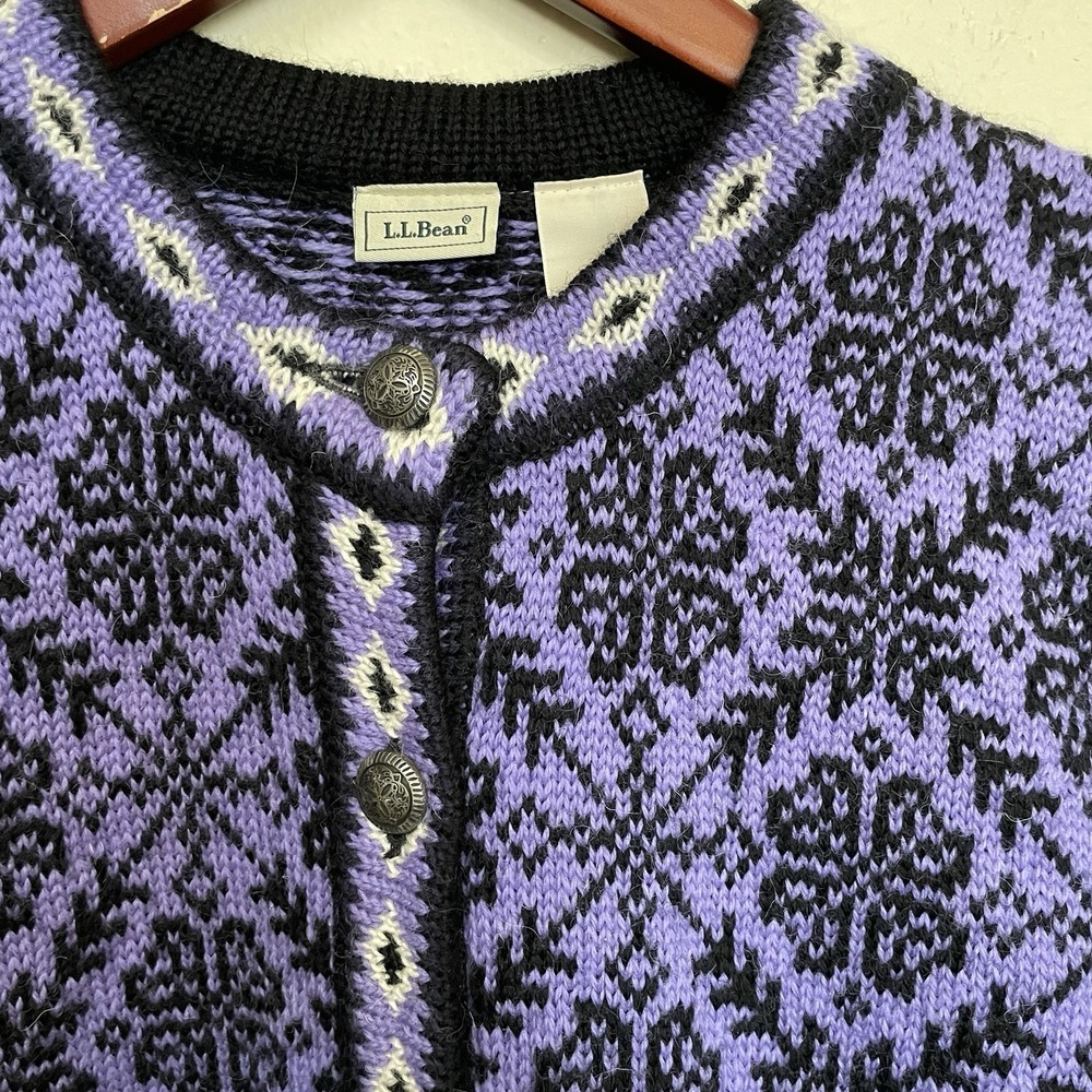 Vtg Women's L.L. BEAN Nordic CARDIGAN SWEATER, Wool MED  Preppy Purple SNOWFLAKE - Picture 2 of 10